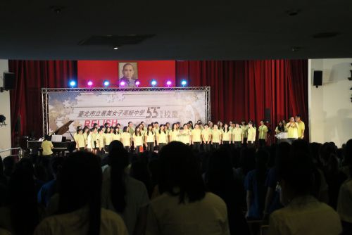 最後は合唱部のコーラスによる校歌斉唱