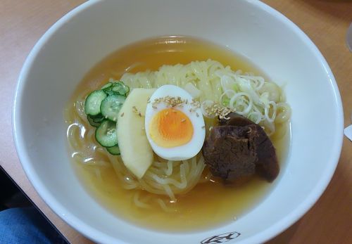 澄んだスープはうま味が凝縮!