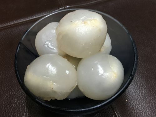 果汁をたたえた張りのある果実 ヨーグルトをかけてもおいしい