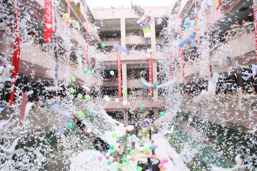 段々、地上にも積もっていき……