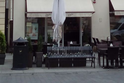 私が行ったウッチのヴェーデル店舗前