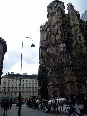 ウィーンの街の中心にあるシュテファン大聖堂
