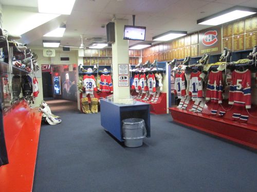 選手のロッカールームを再現