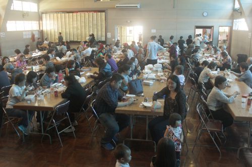 焼きニシンなどが販売された支援イベント