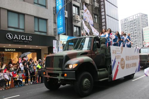 アジア大会のメダリストたちのパレード