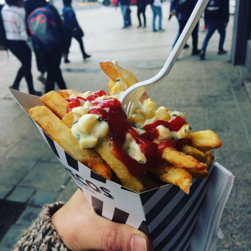 癖になる味！　思い出すとつい食べたくなるのがジャンクフードですね