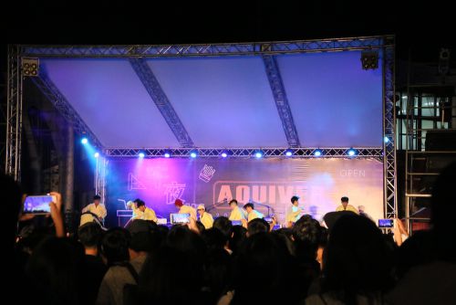 男子校とのコラボ企画も