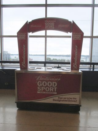 5階席の通路に設けられた簡易ブース