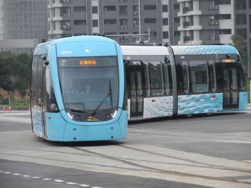 試運転中の車両