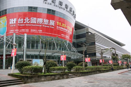 会場の南港展覧館