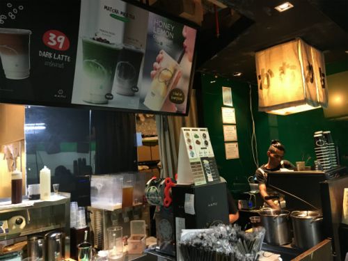 2畳分くらいの小さなお店です