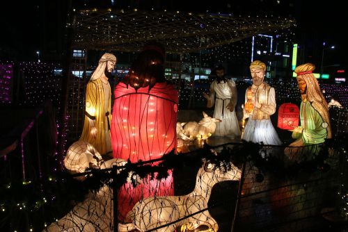 基隆の港前より