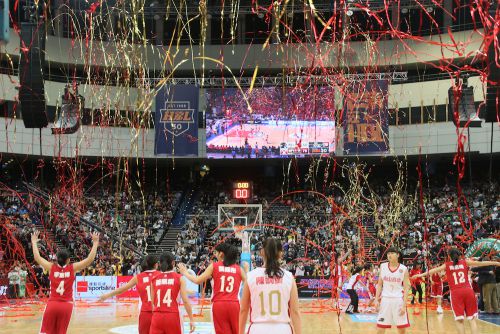 女子決勝の優勝決定時