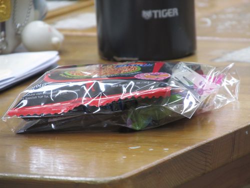 入賞者に渡された副賞のお菓子