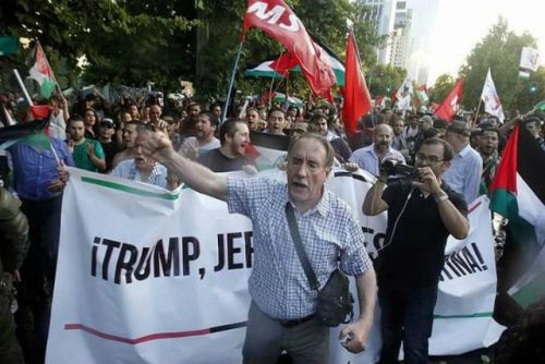 引用元:http://santiagotimes.cl/2017/12/12/jerusalem-is-palestine-chilean-protesters-to-trump/