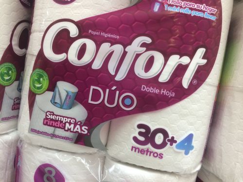 少し変わった、トイレットペーパーの芯部分にまで紙が詰まったタイプが売られています