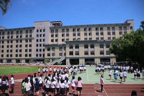 学校探検の旅