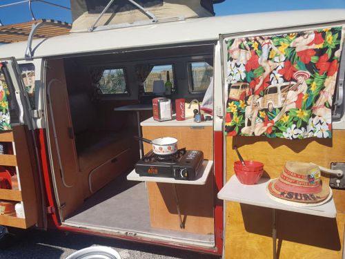 中ものぞけます、何て快適そうな空間！