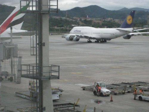 駐機場に向かうルフトハンザ同型機（サンパウロ国際空港）
