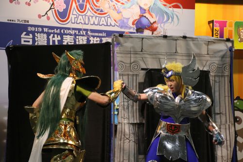 水瓶座（アクエリアス）のカミュと白鳥星座（キグナス）の氷河（ひょうが）のバトル