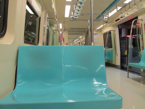 空席が目立つMRTの車内