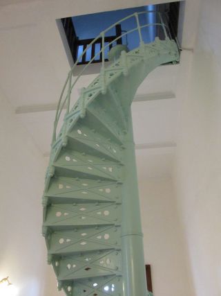 2階にあるらせん階段