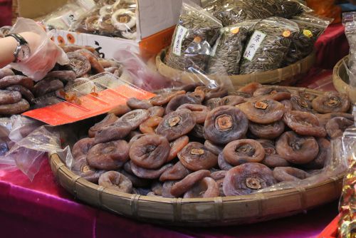 干し柿も売っています