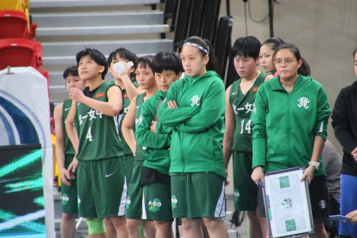20日の台南市立永仁高級中學(以後、永仁高中)戦のハーフタイム時の様子