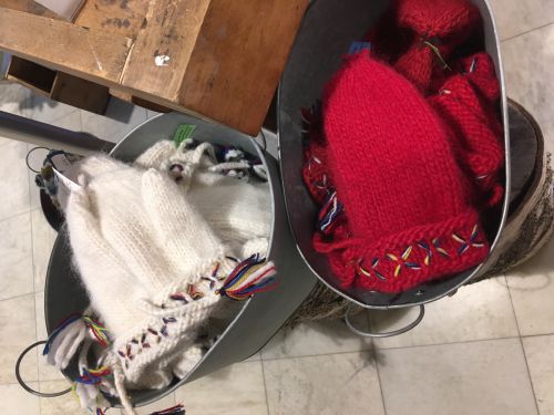 サーミの伝統柄の手袋