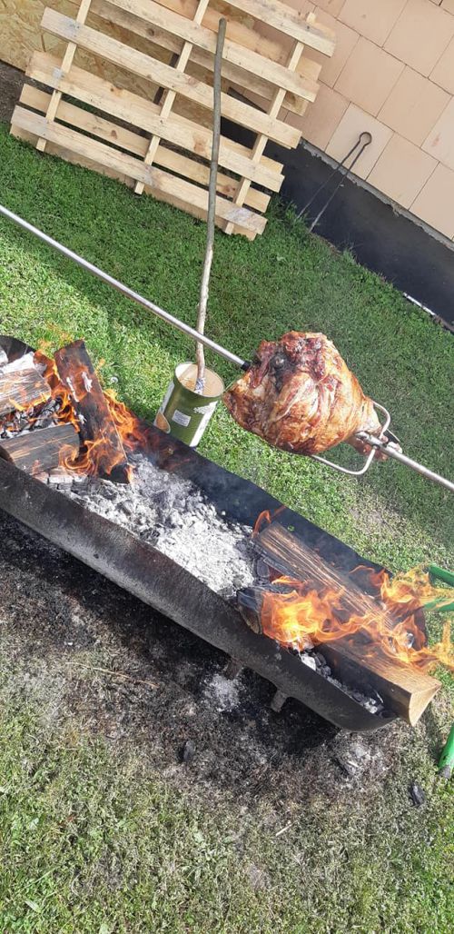 DIY的なBBQでチキンを豪快に焼きます