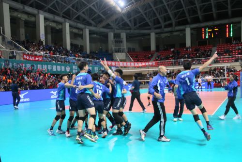 勝利して喜びが爆発!
