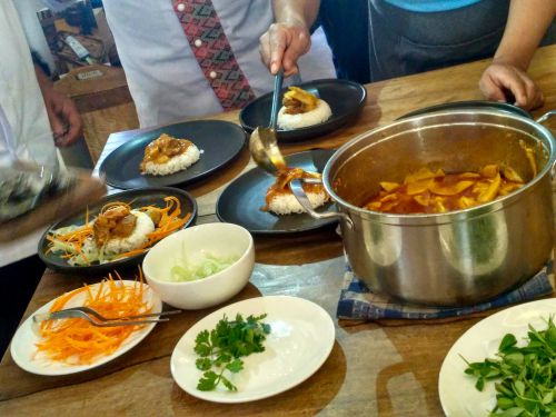 東ネパール ライ・リンブー族の豚肉料理。煮込み時間は3時間!