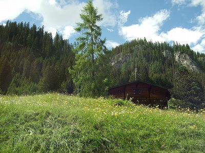 スイス東部グラウビュンデン州の山の景色