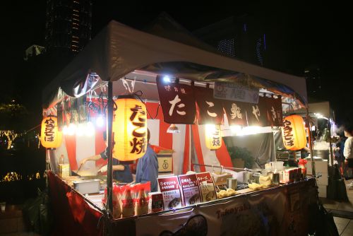 たこ焼きと焼きそばの屋台