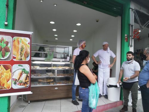 8月にオープンしたアラブ料理店『エスフィッハ・タイバット』