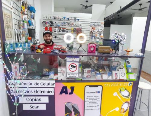 携帯電話の修理店『ブラジシリオ』