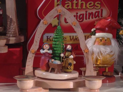 キリスト誕生シーンのこのオルゴ−ルが最初に作ったものに近いそうです。