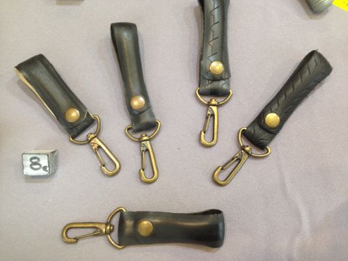 タイヤ表面のトレッド部を使用したキーホルダー