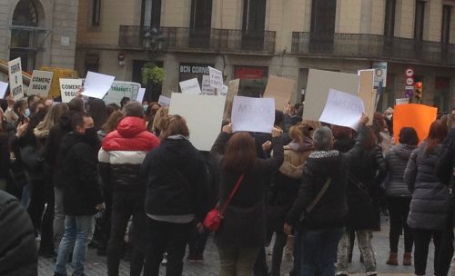 カタルーニャ州政府庁舎前にて撮影