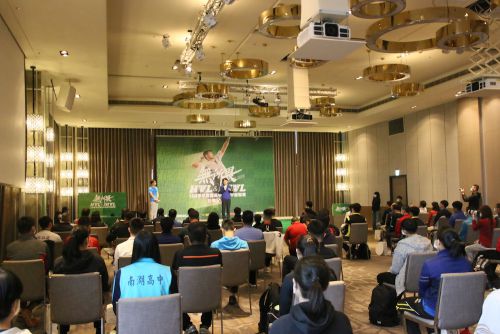 記者会見の様子