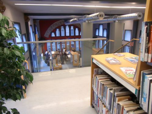 バルセロナ市内の図書館。撮影2017年