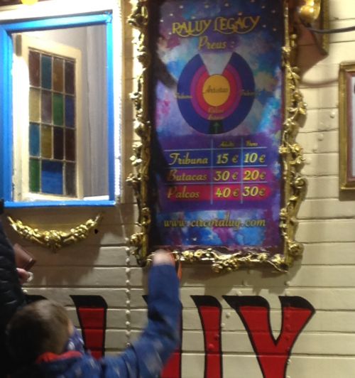 料金は、座席の場所によって3つのタイプがあります。