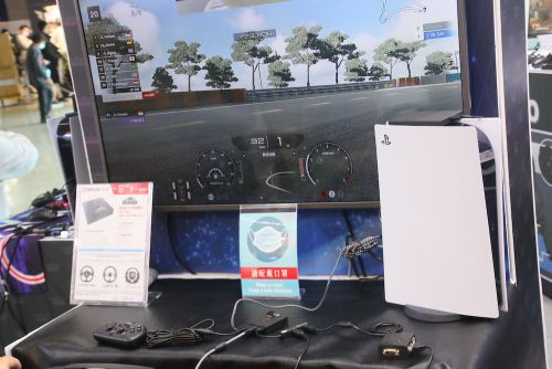 あるブースで見かけたPS5とゲームの画面