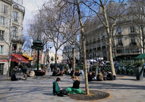 パリ６区サン・アンドレ・デザート広場−2021年3月撮影