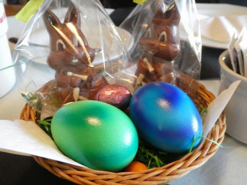 ウサギや卵型のチョコレートも多く店頭に並び、子どもたちは庭や家に隠されたお菓子を探すのが、一つのお楽しみとなっています