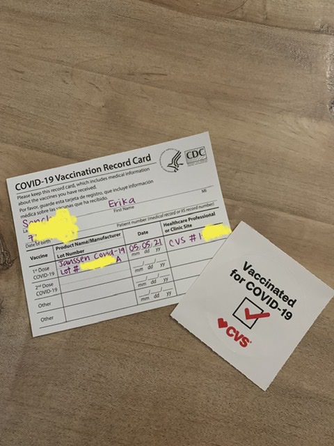 このように自分の接種したワクチンのロット番号が書いたカードがもらえます。