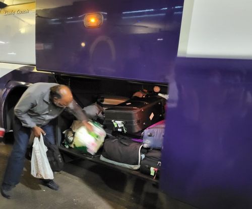 自分で荷物の出し入れをするので、間違われないように荷物は個性的に!