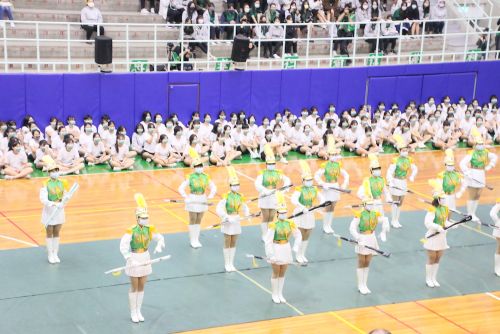 学校を代表する儀仗(ぎじょう)隊