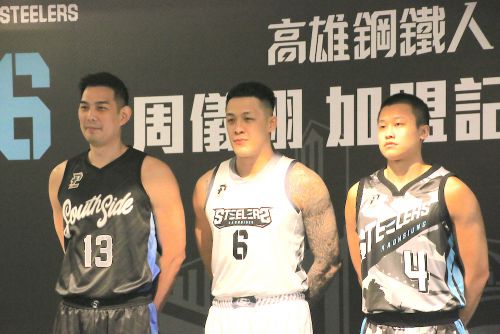 (左から)キャプテンの呂政儒、周儀翔、新人の陳又瑋