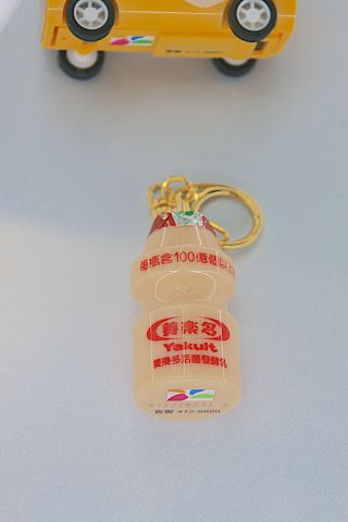 ヤクルトのボトル型悠遊カード、３５０元（約１６００円）